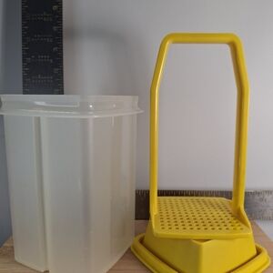 Vintage Tupperware Pick-a-deli Pickle Keeper